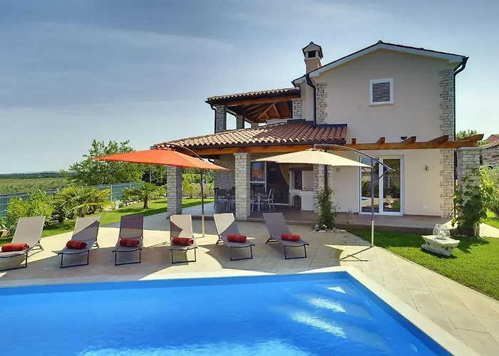 In Novigrad With Pool Near *