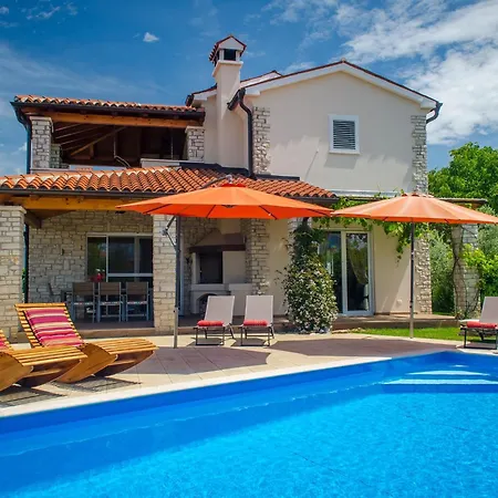 Gorgeous In Novigrad With Private Pool * Buzinija