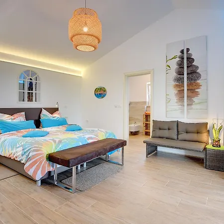 Gorgeous In Novigrad With Private Pool * Buzinija